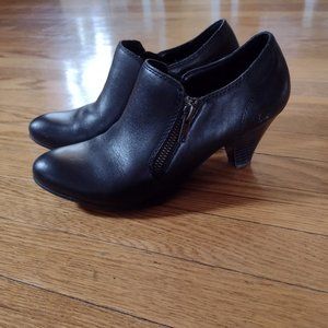 Born Women's Sarella Boot Shootie Size 6 Black Leather Block Heel Shoe Zip